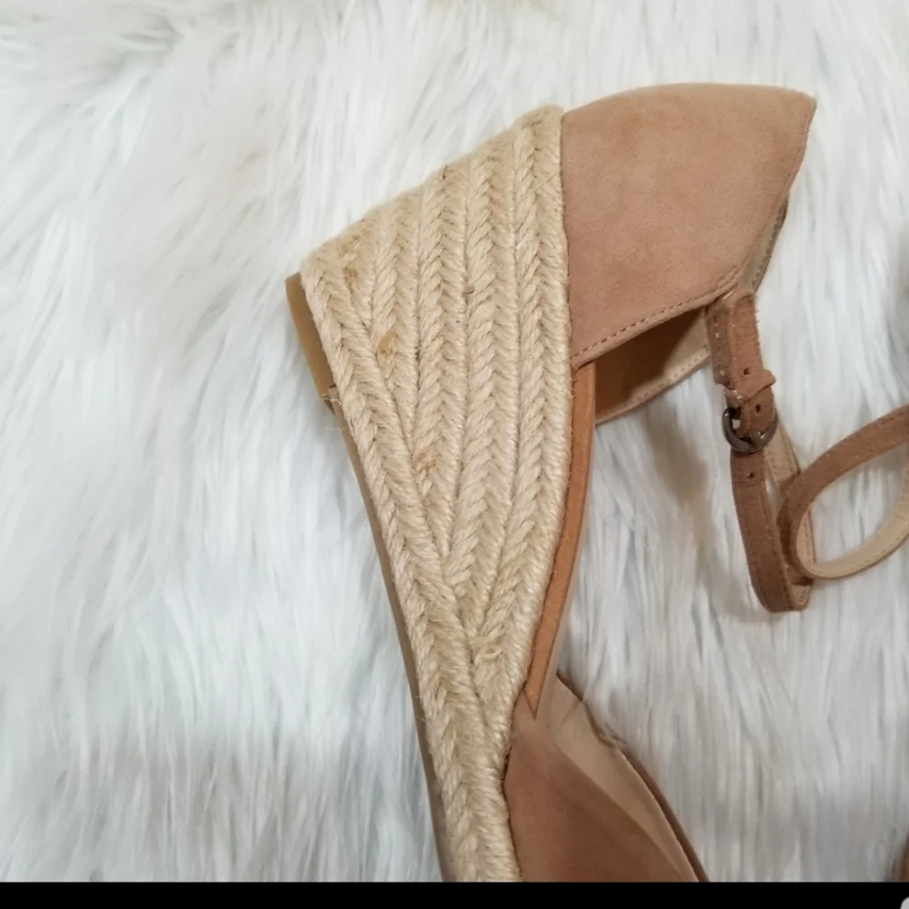 NINE WEST Cream And Tan Espadrilles Wedge Heel Sandals SIZE 9.5 M. - Picture 5 of 16